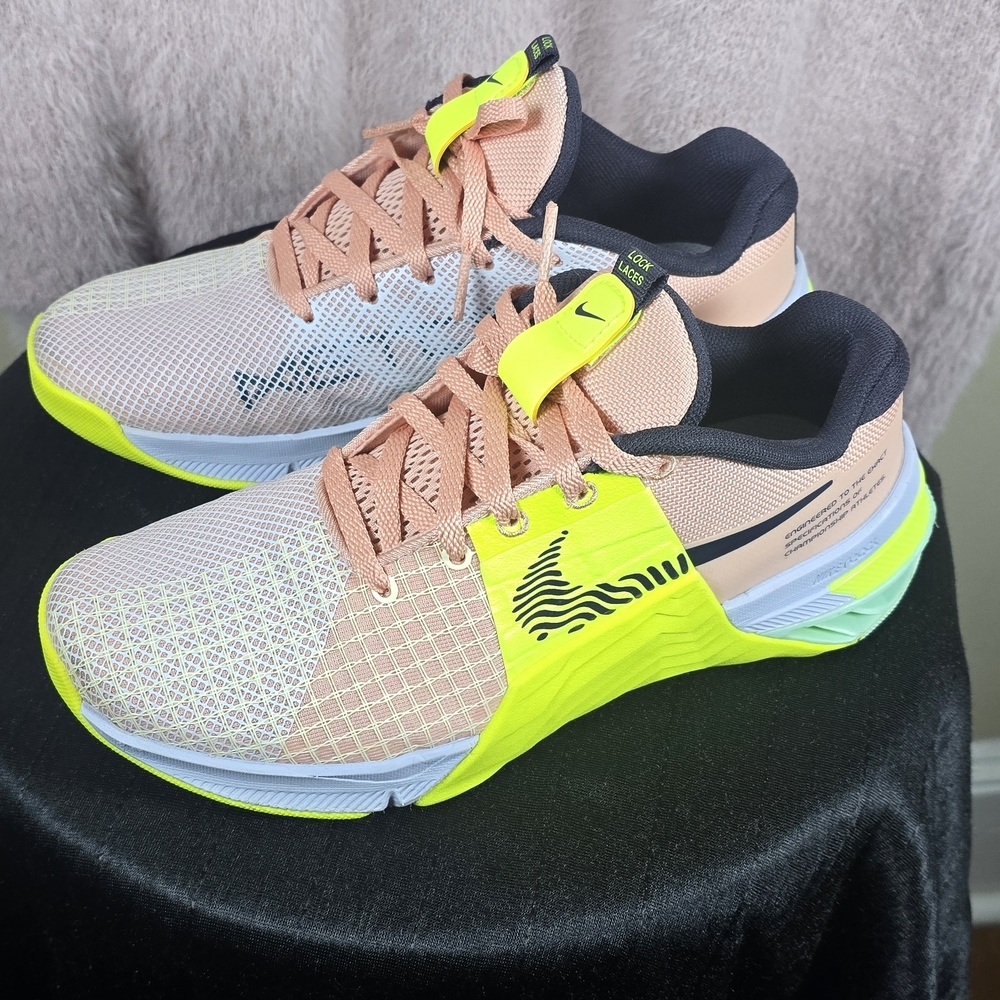 Nike Women's Peach and Neon Yellow Athletic Shoes - Picture 10 of 10